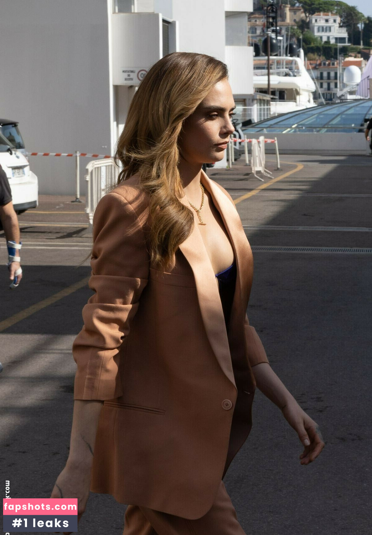 Cara Delevingne gallery photo #352