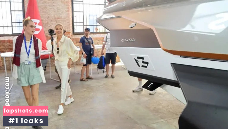 Cara Delevingne gallery photo #394