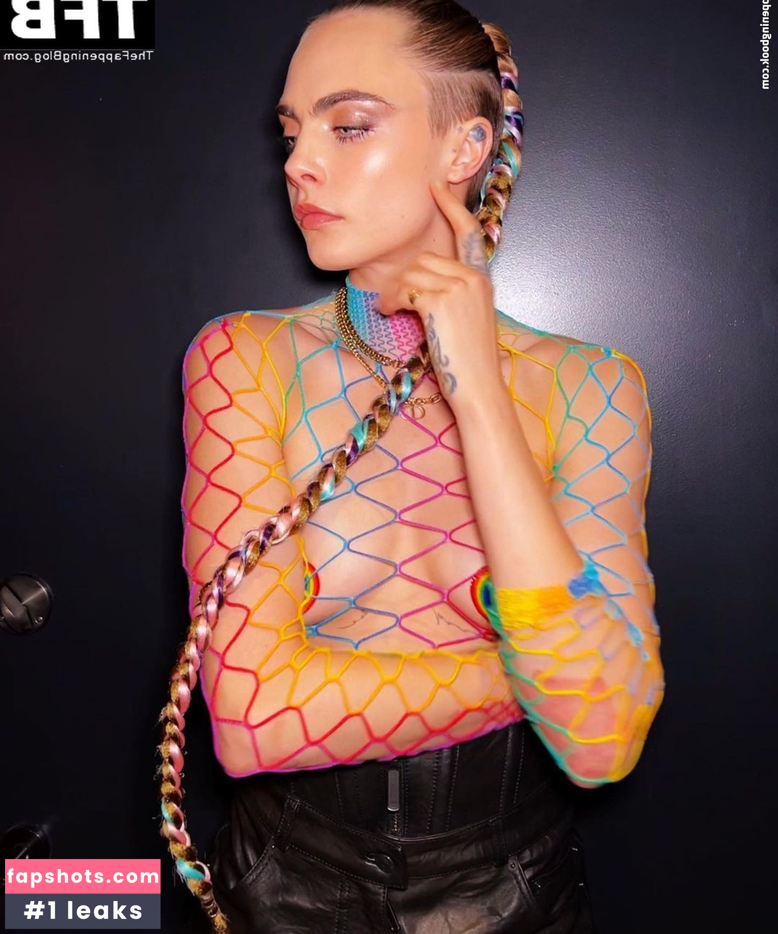 Cara Delevingne gallery photo #413