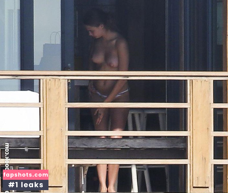 Cara Delevingne gallery photo #442