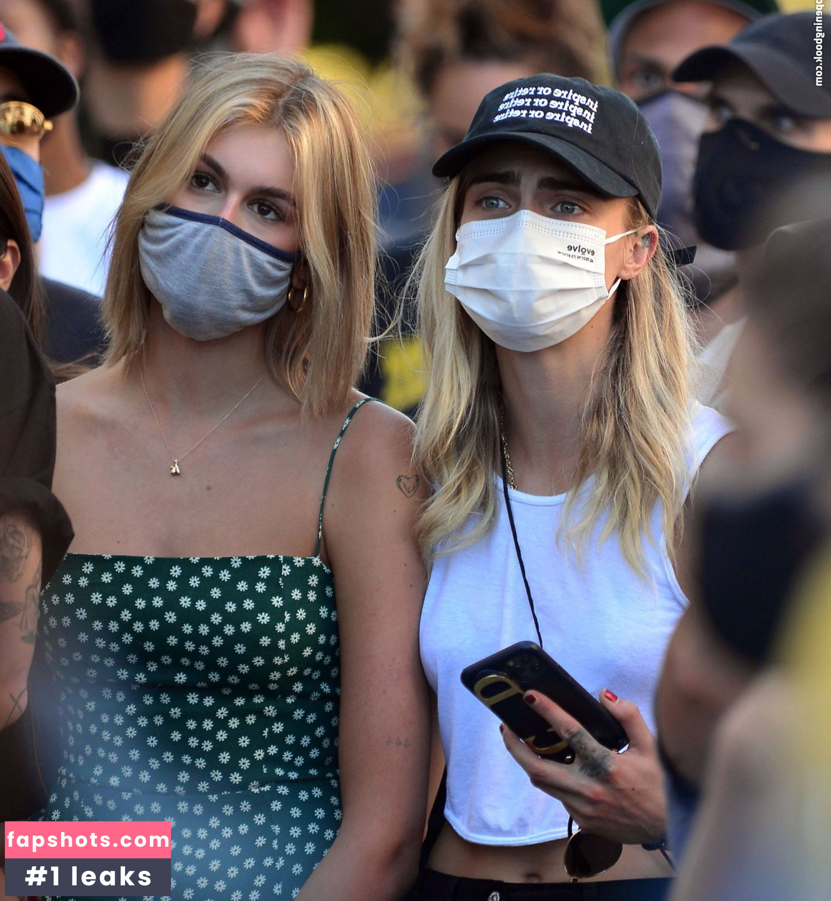 Cara Delevingne gallery photo #494