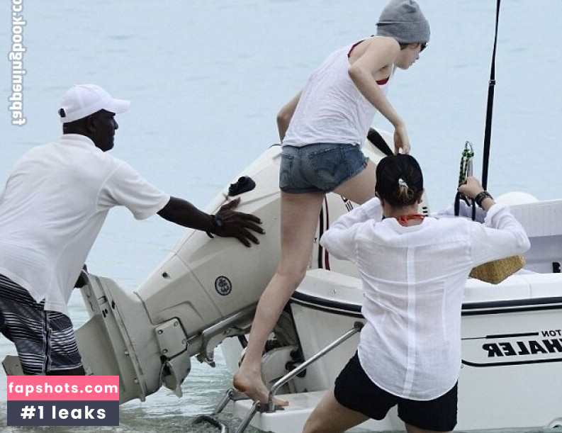 Cara Delevingne gallery photo #51