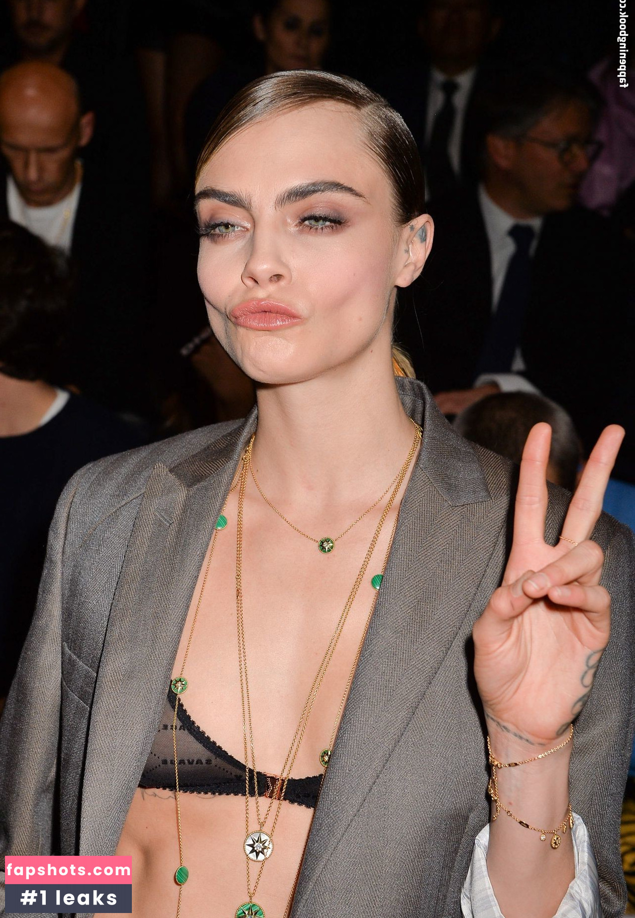 Cara Delevingne gallery photo #587