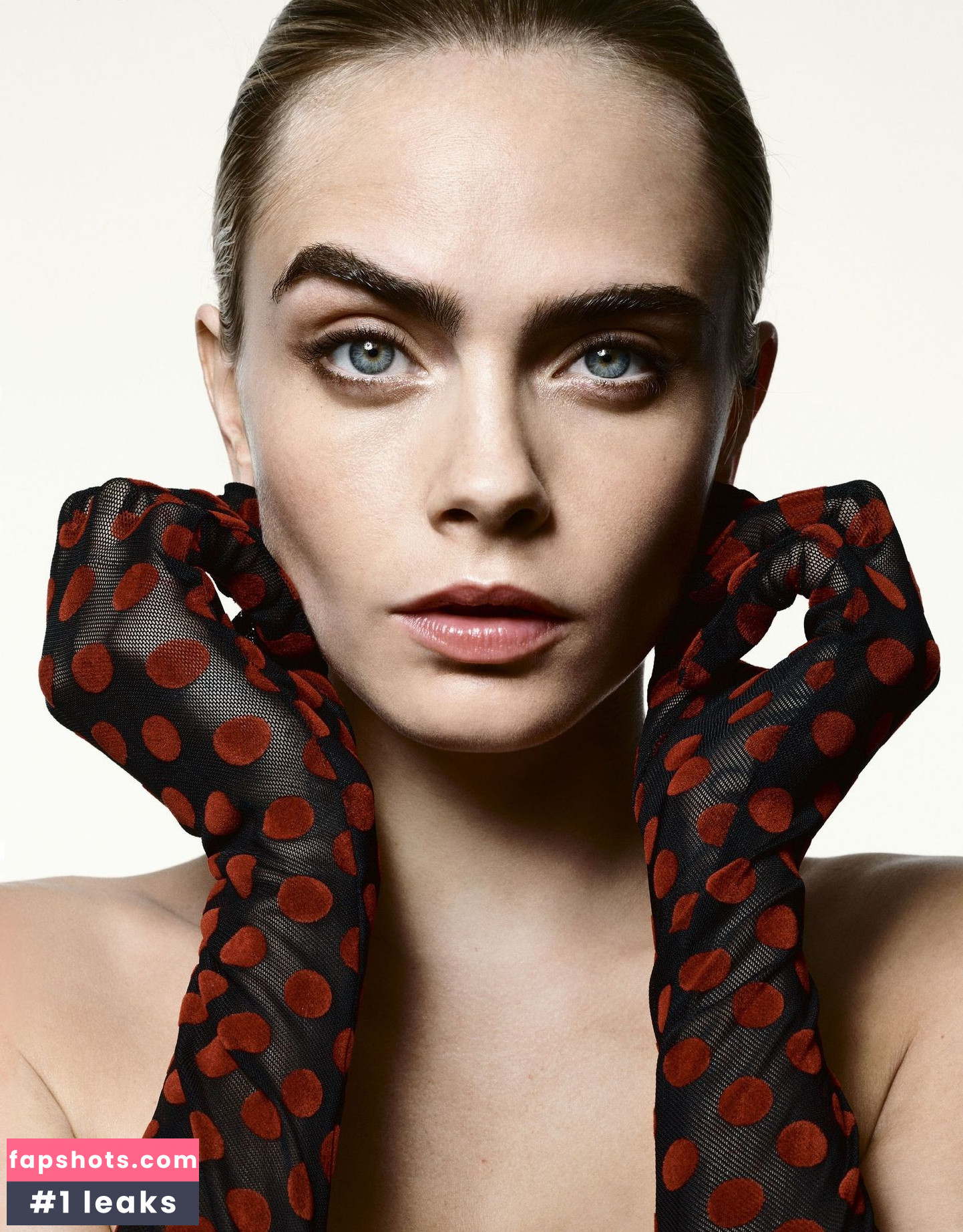 Cara Delevingne gallery photo #596