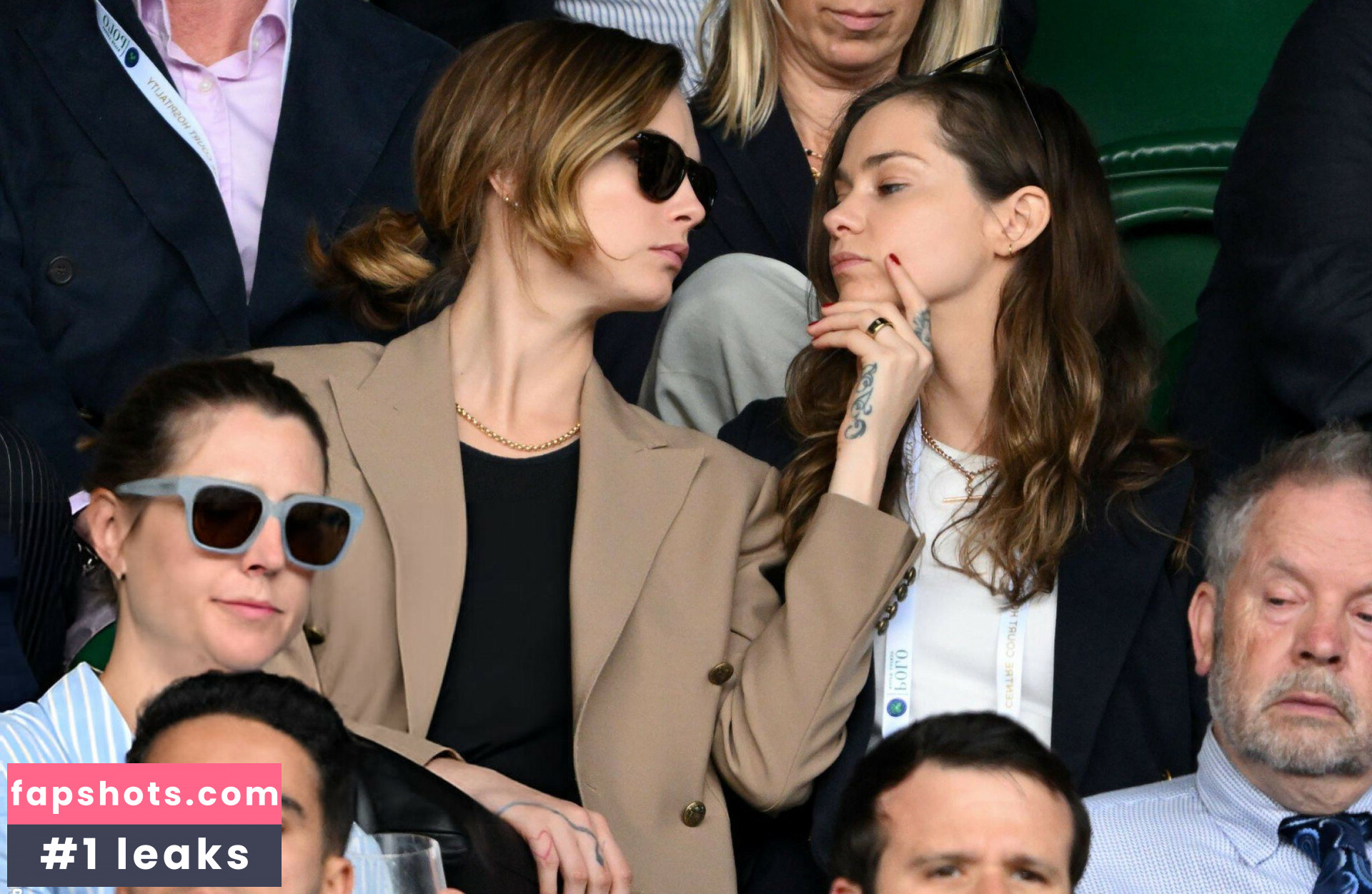 Cara Delevingne gallery photo #8