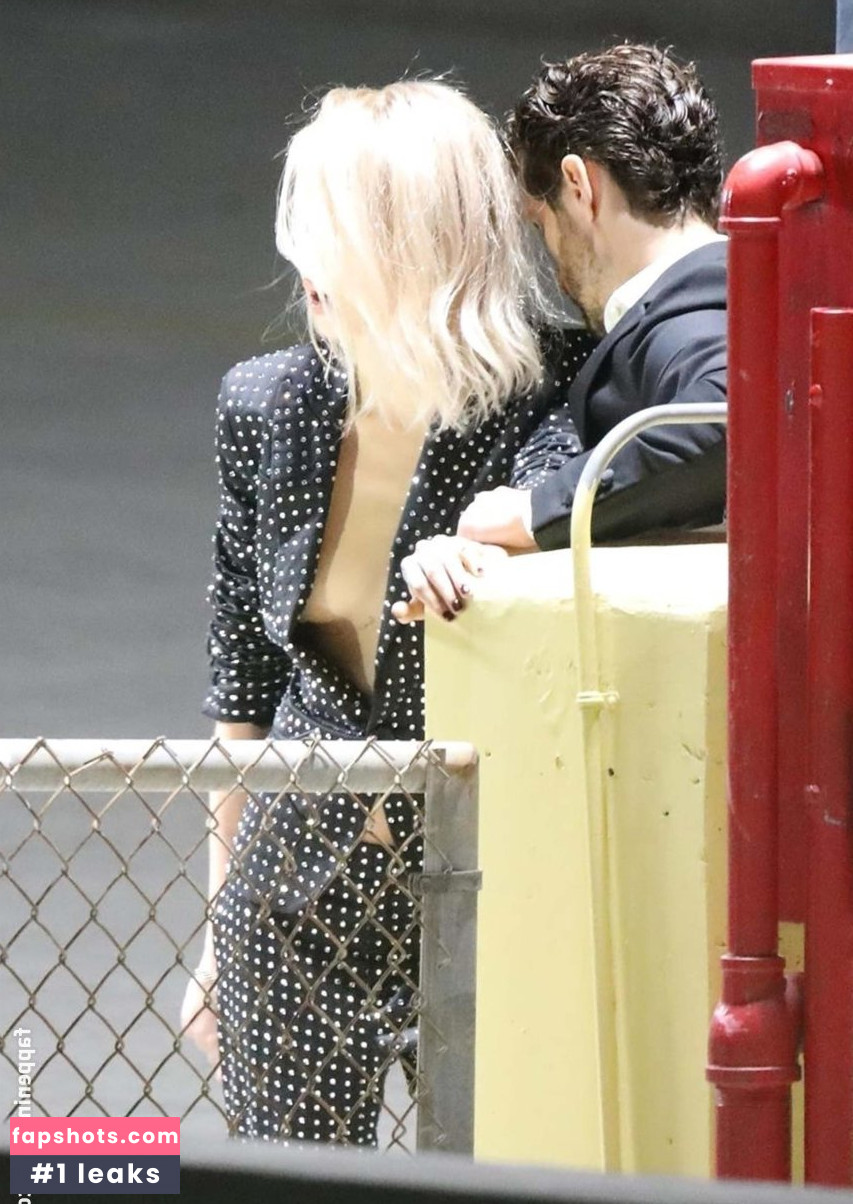 Cara Delevingne gallery photo #743