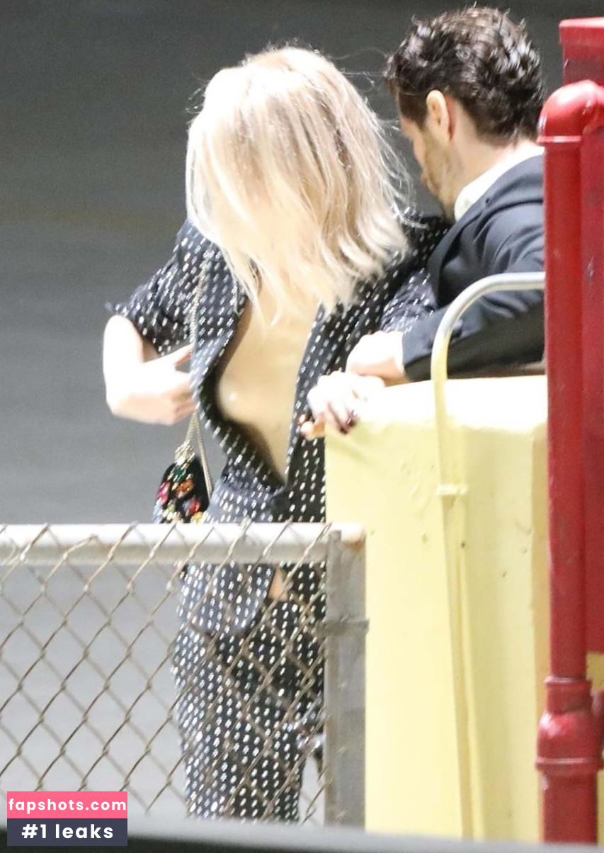 Cara Delevingne gallery photo #744