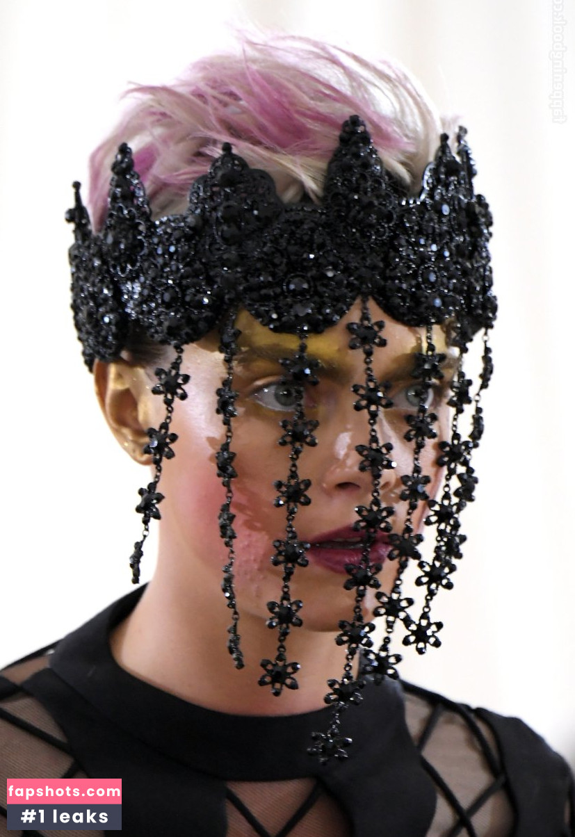 Cara Delevingne gallery photo #759