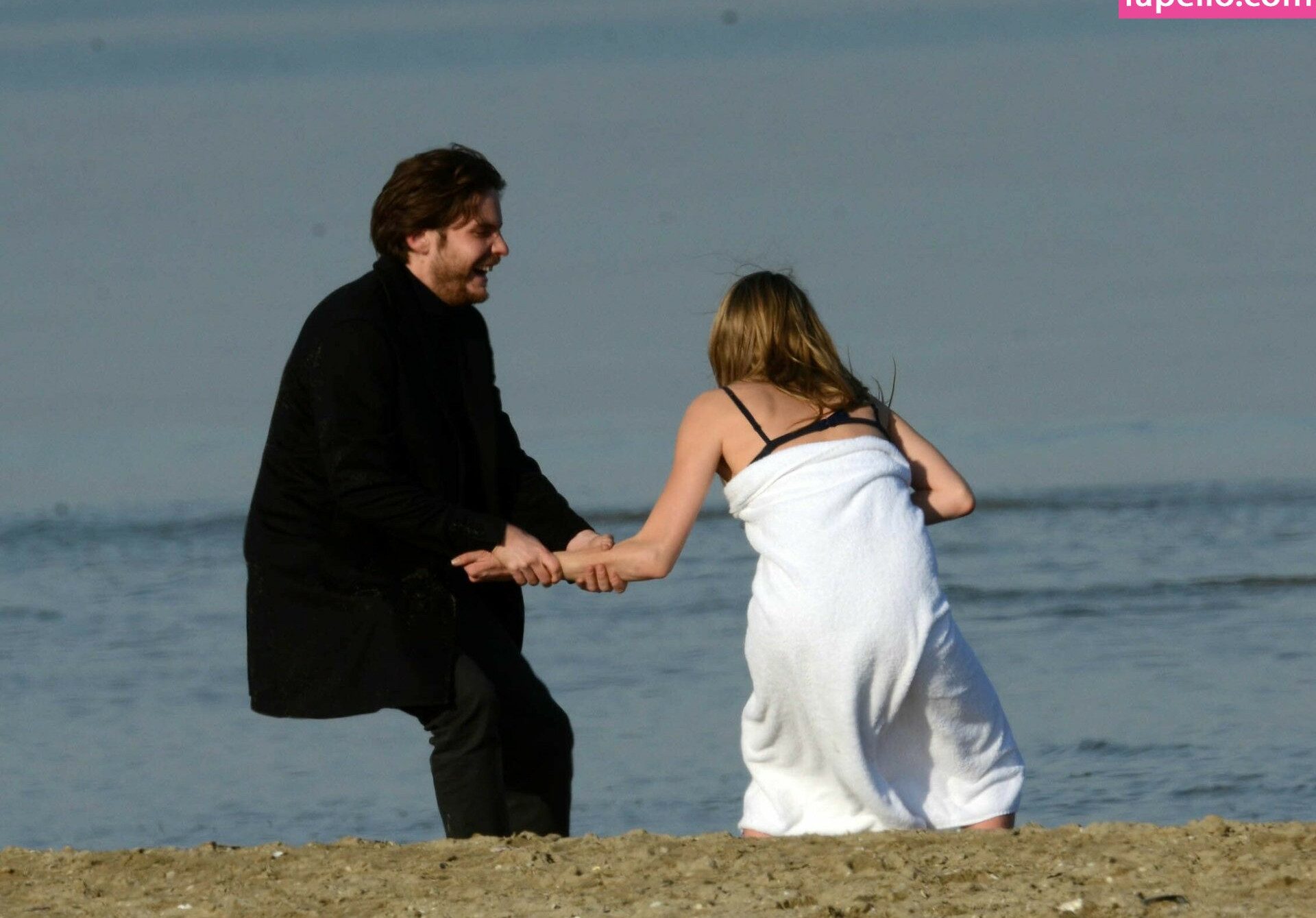 cara-delevingne Nude Leaks OnlyFans Photos #2036 - LeakJerk