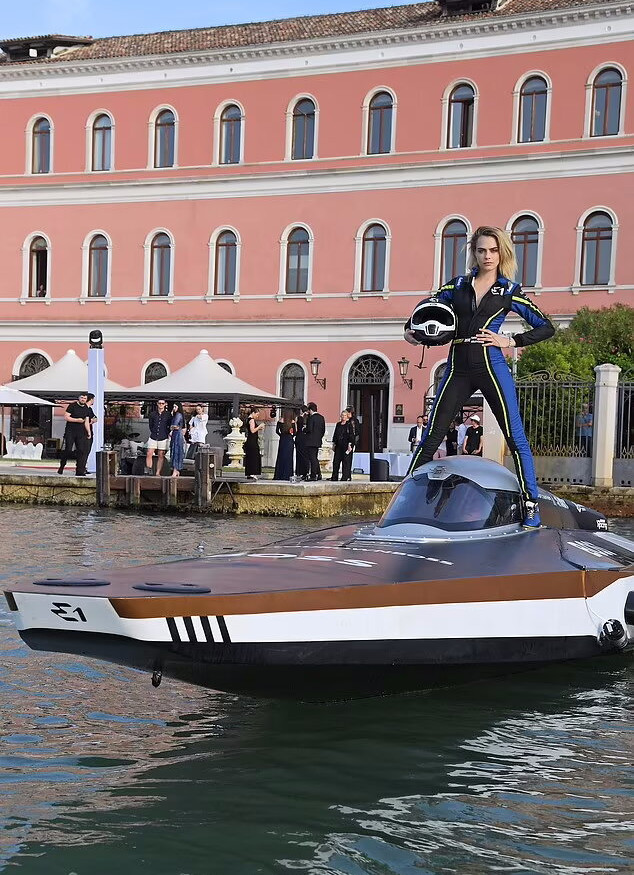 cara-delevingne Nude Leaks OnlyFans Photos #2108 - LeakJerk