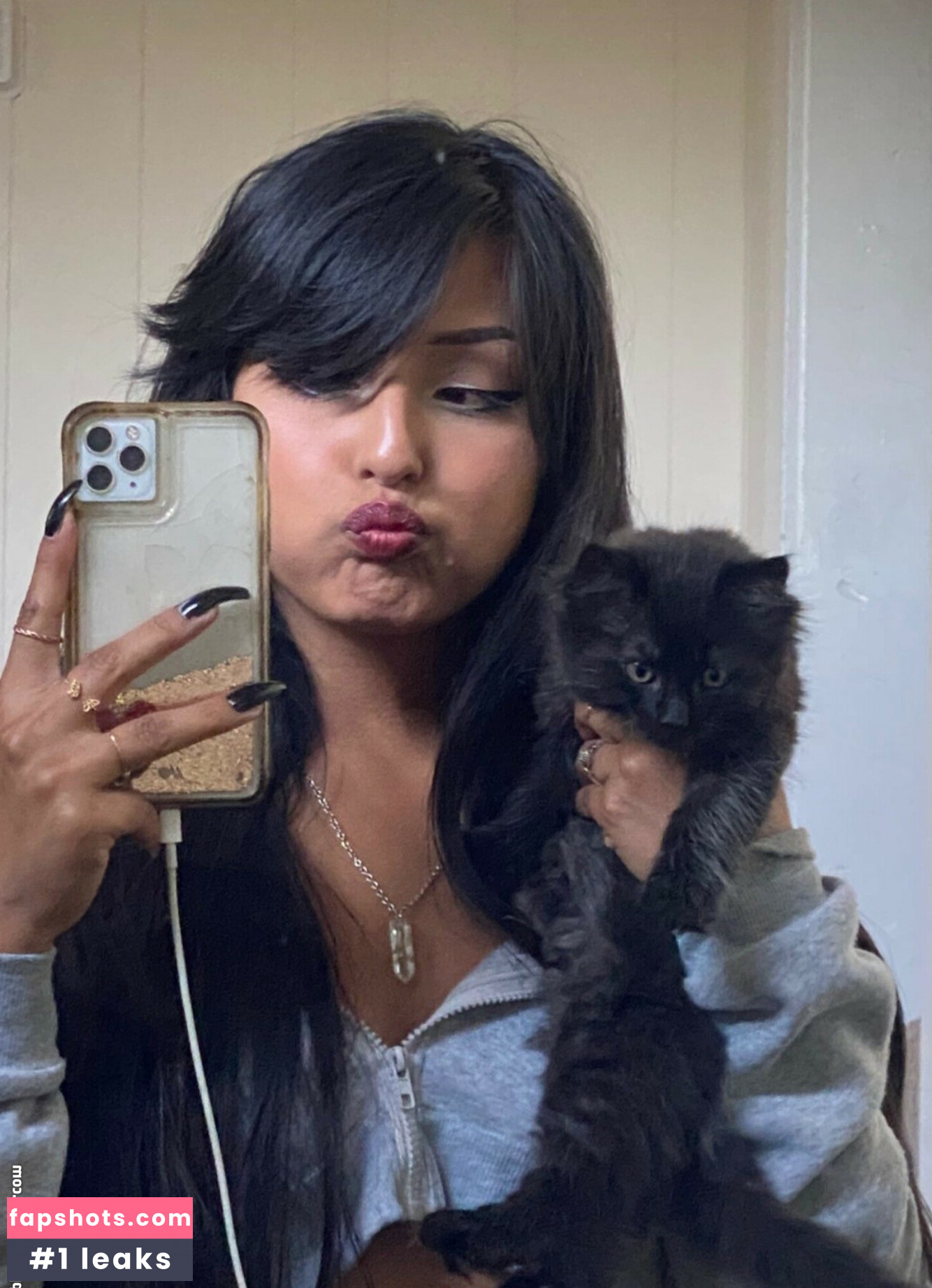 Carababexx nude babe gallery