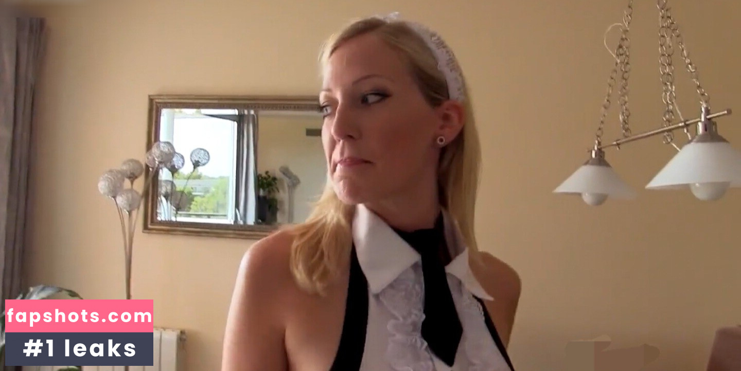 CaraCum gallery photo #28