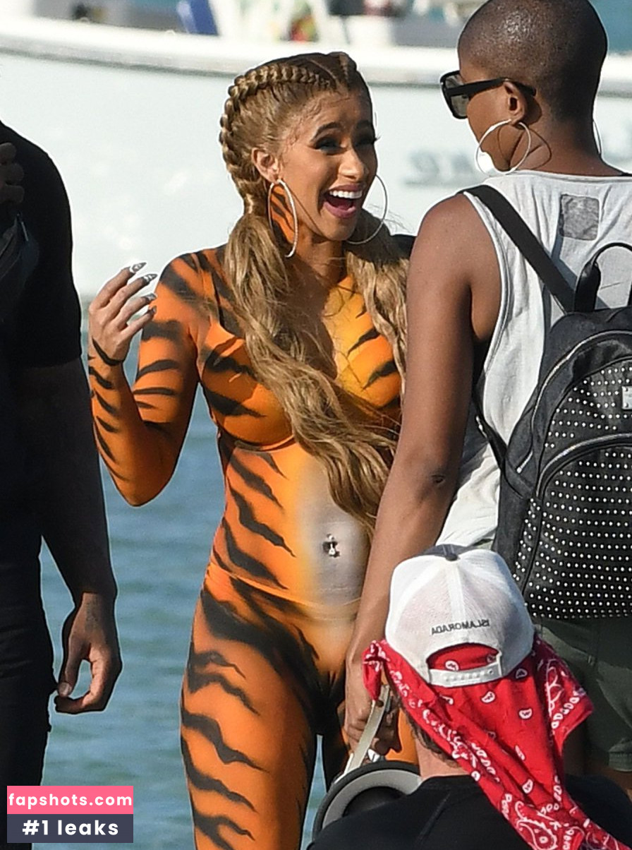 Cardi B gallery photo #1252