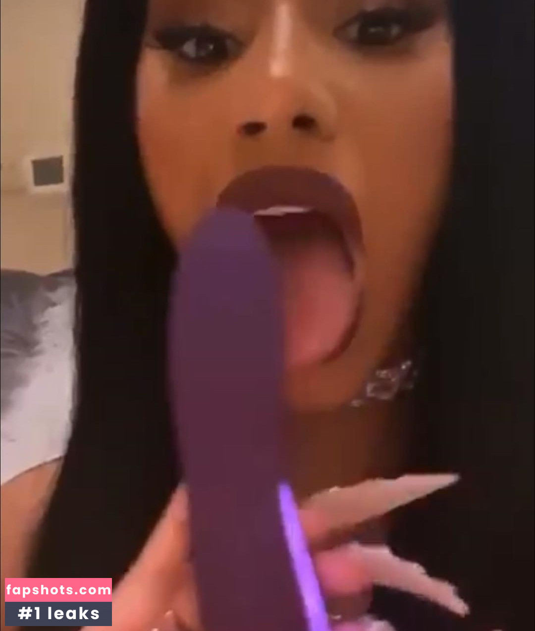 Cardi B gallery photo #608