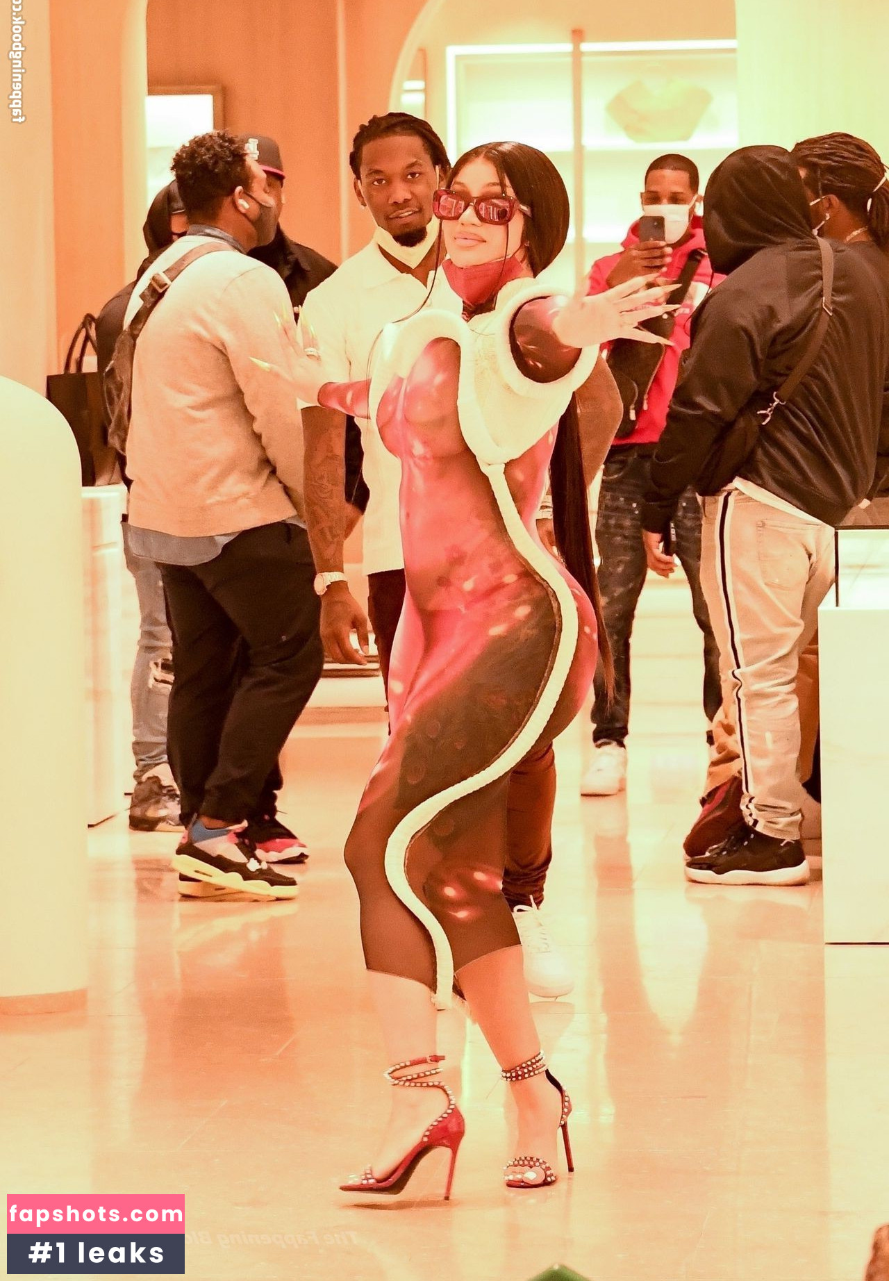 Cardi B gallery photo #711