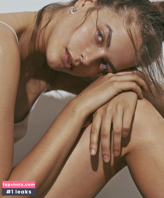 Carey Murphy nude babe gallery