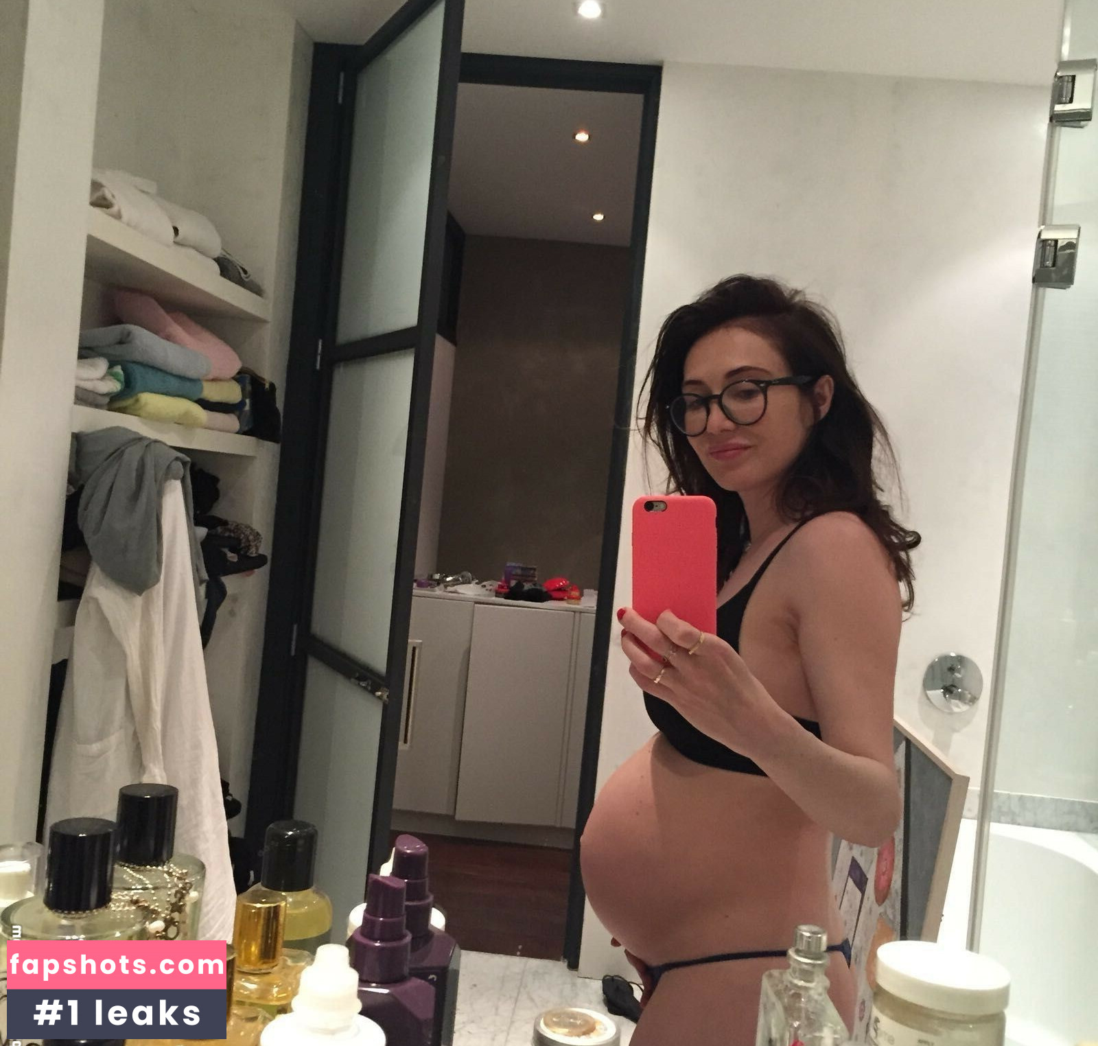 Carice van Houten gallery photo #33