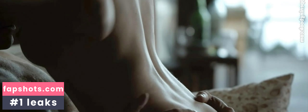 Carice van Houten gallery photo #37