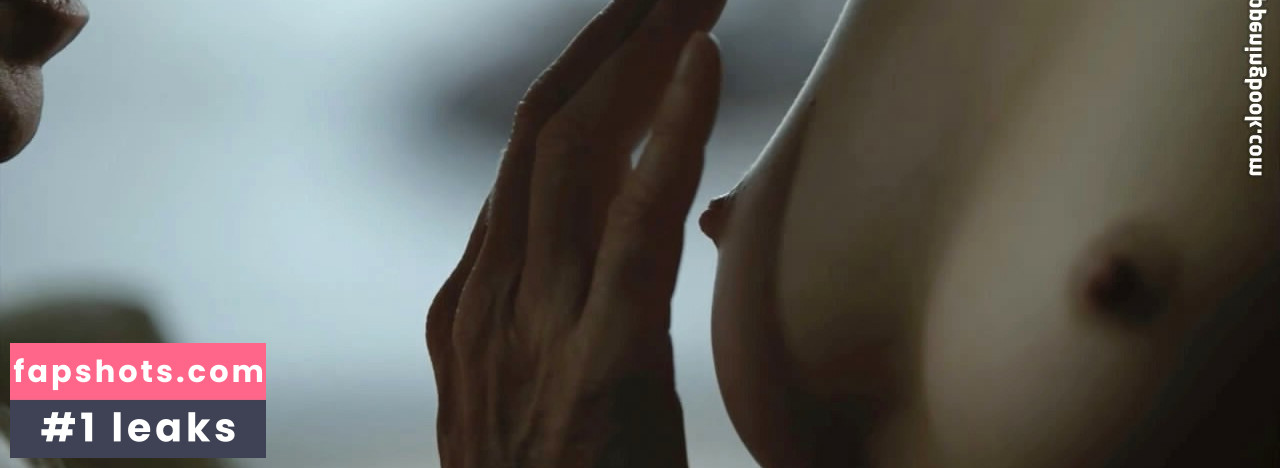 Carice van Houten gallery photo #38