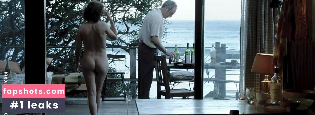 Carice van Houten gallery photo #42