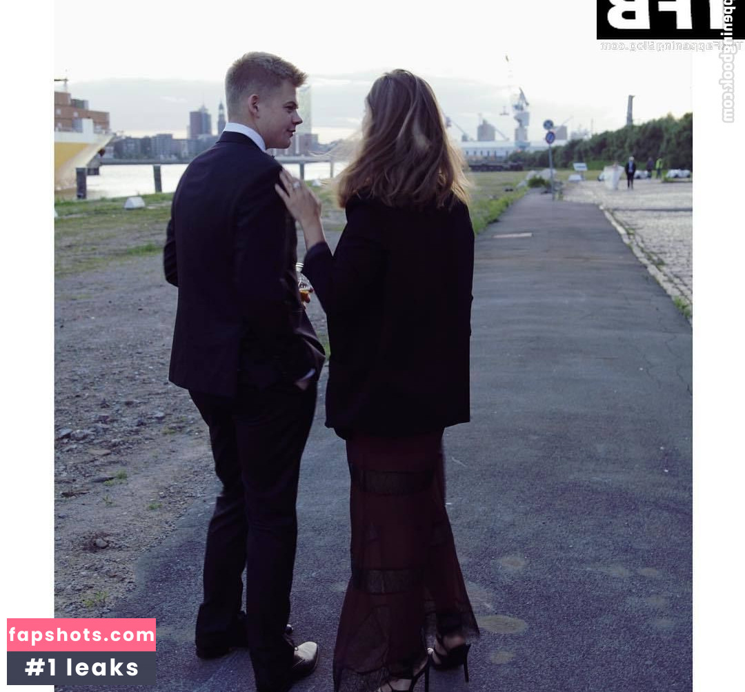 Carina Koller gallery photo #8