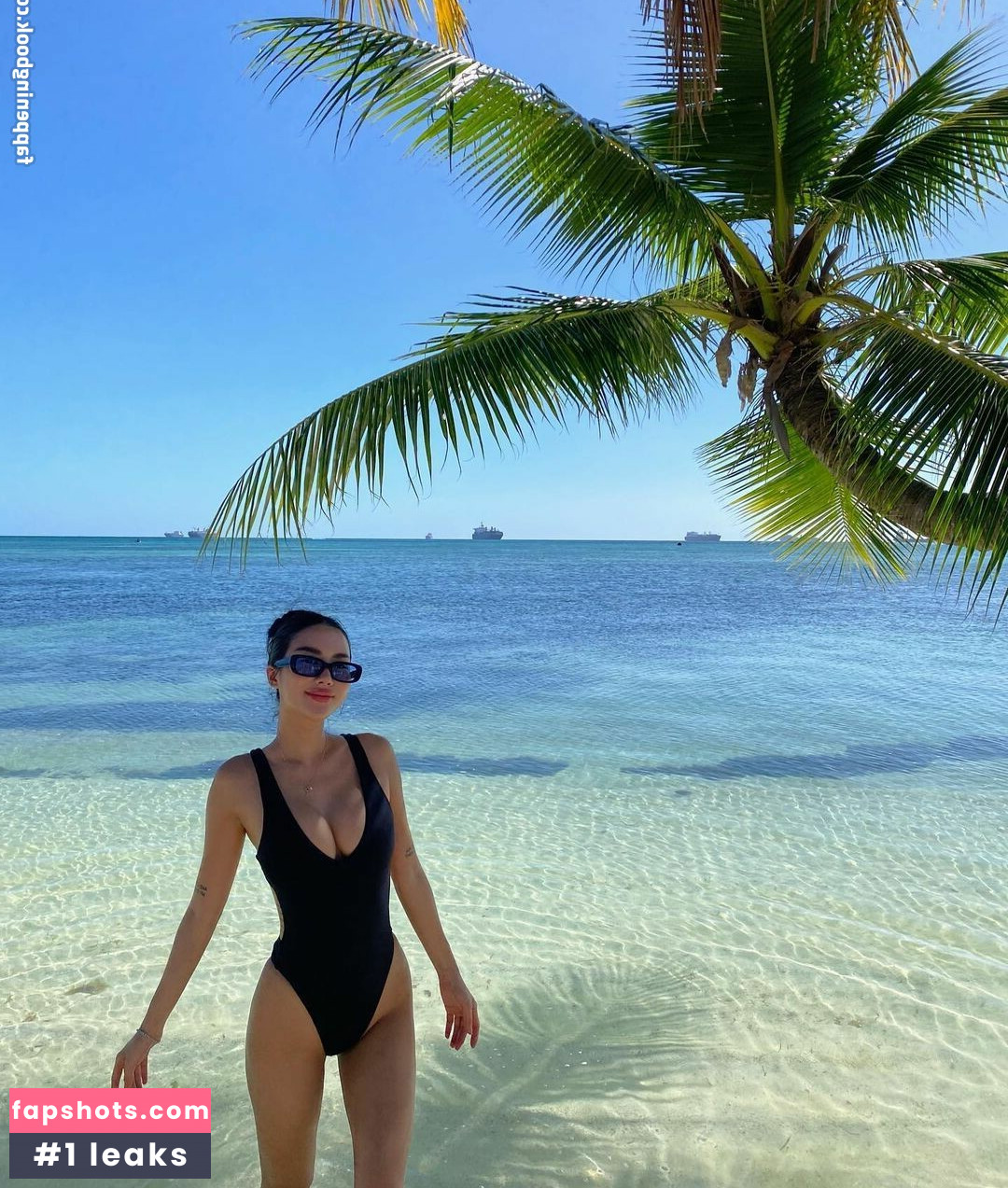 Carina Linn gallery photo #2