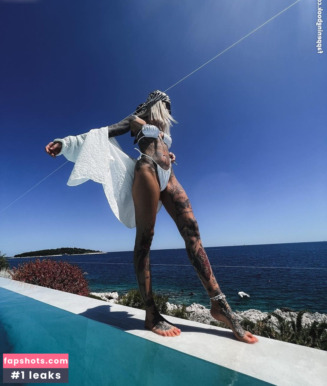 Carina_mthrfckr gallery photo #3