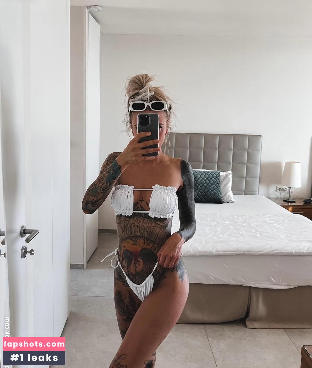 Carina_mthrfckr gallery photo #5