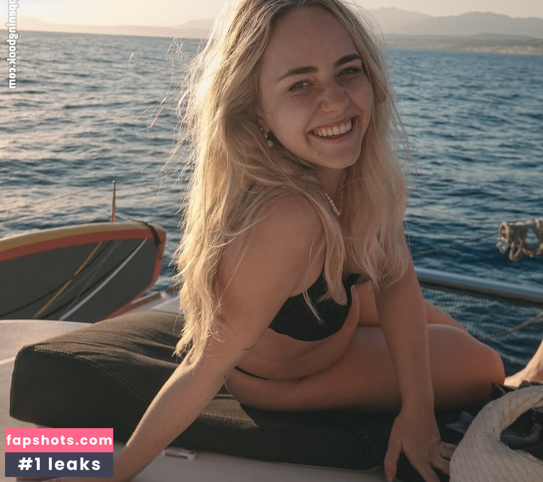 Carina Spoon gallery photo #5