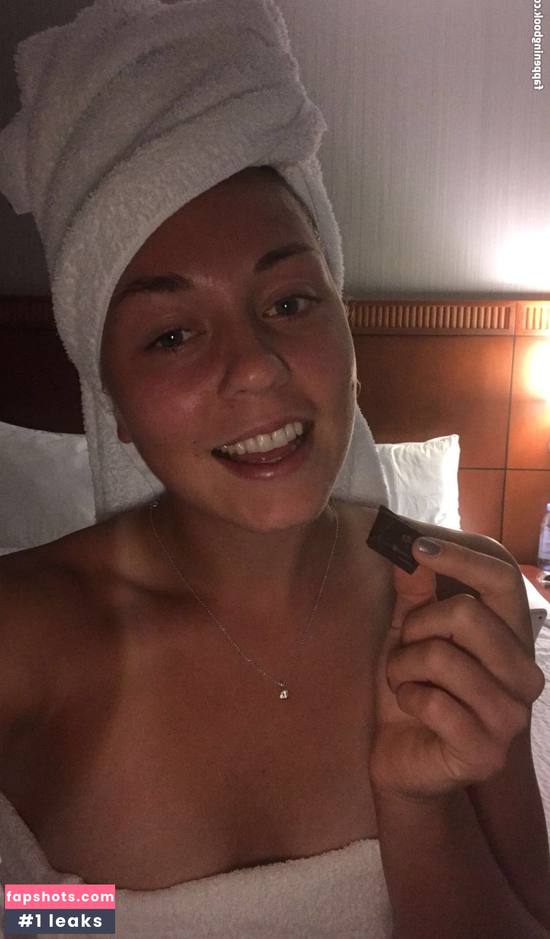 Carina Witthoeft gallery photo #11