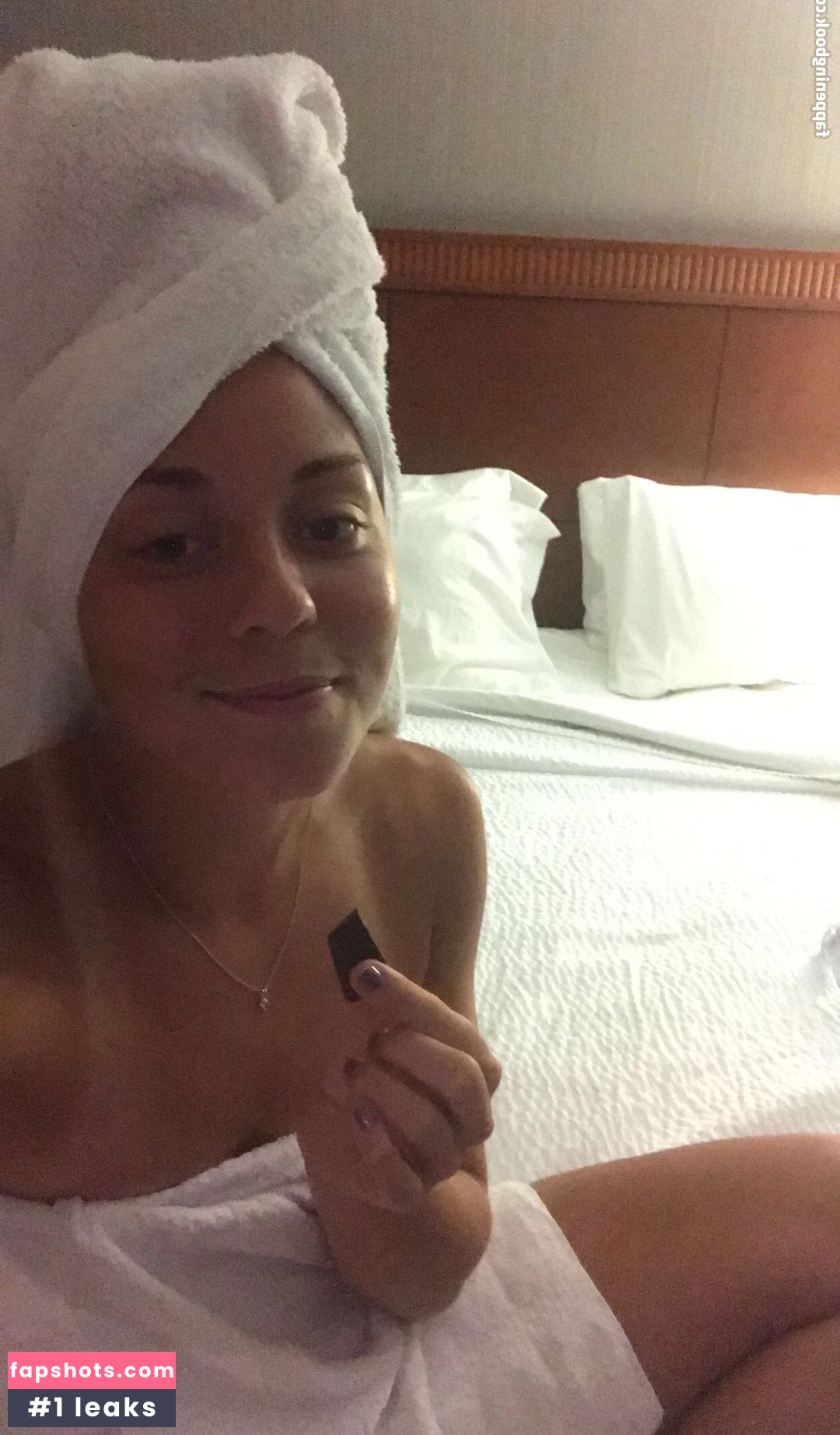 Carina Witthoeft gallery photo #13