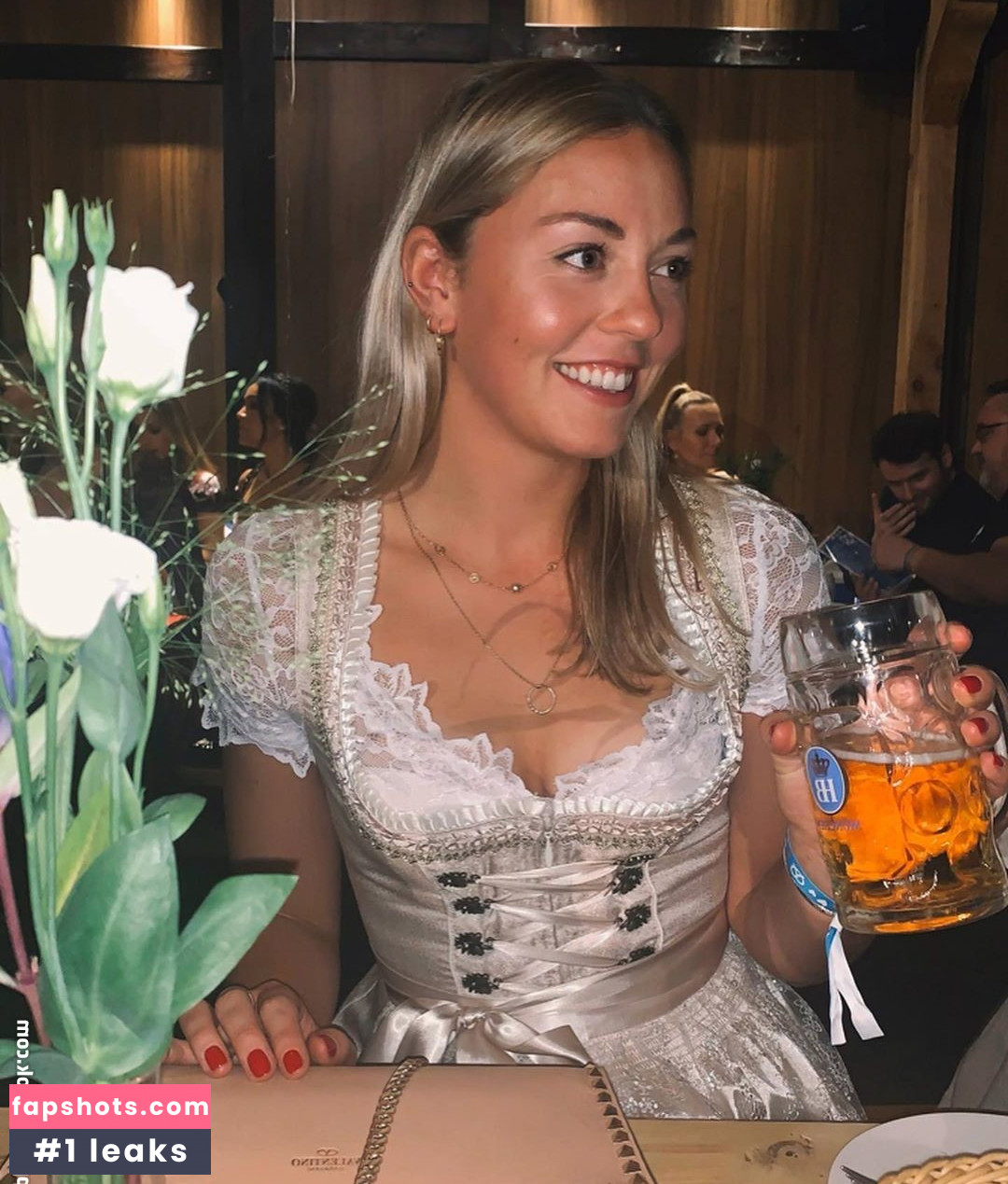 Carina Witthoeft gallery photo #17