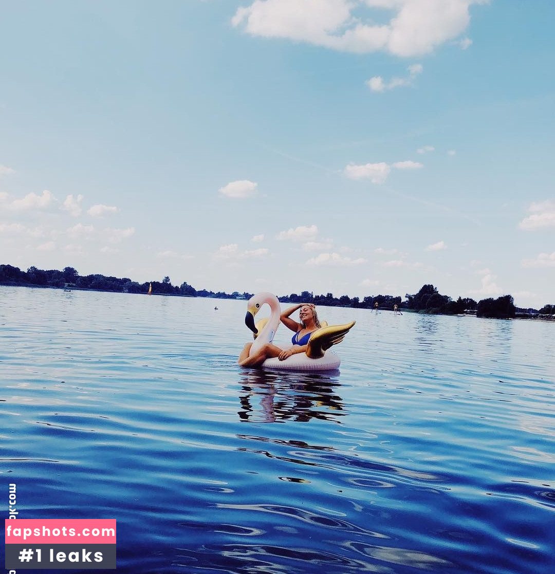 Carina Witthoeft gallery photo #36