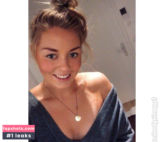 Carina Witthoeft gallery photo #56