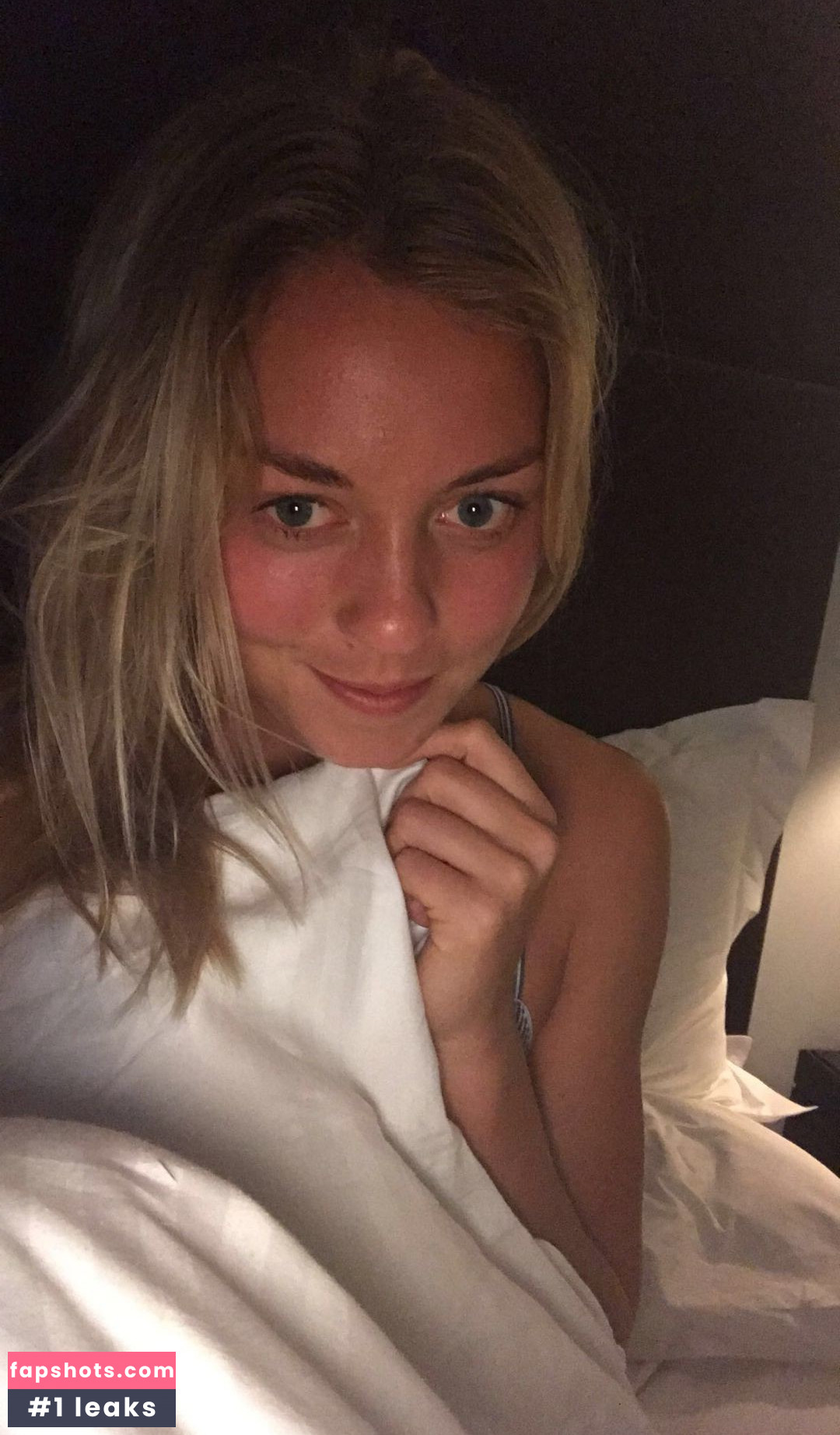 Carina Witthoeft gallery photo #7