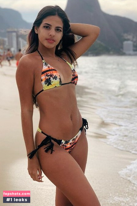 Carine Malheiros gallery photo #5