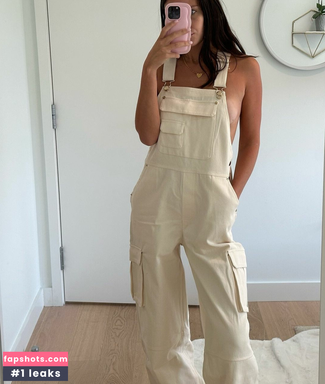 Carla Bezanson gallery photo #35