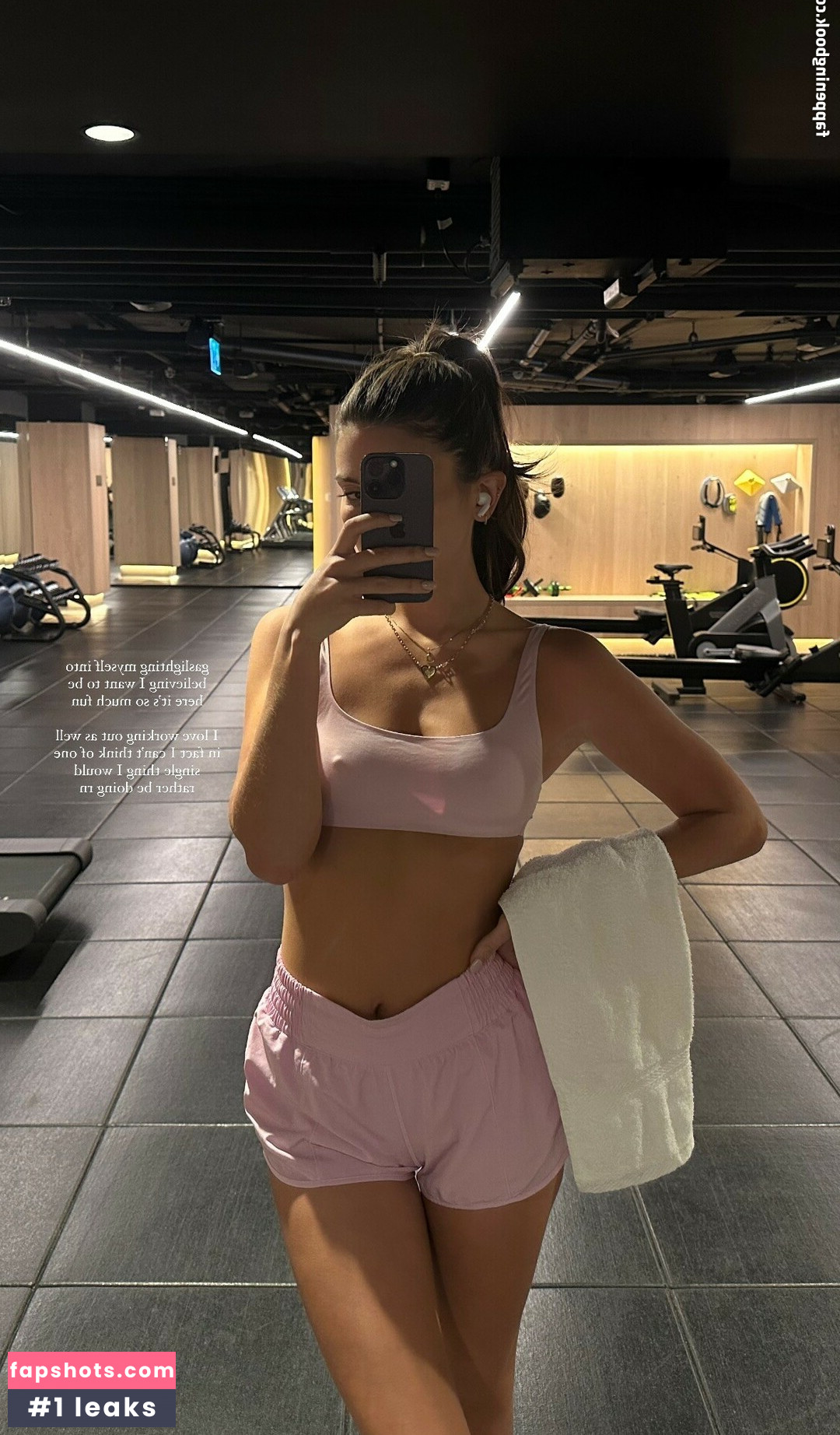 Carla Bezanson gallery photo #38