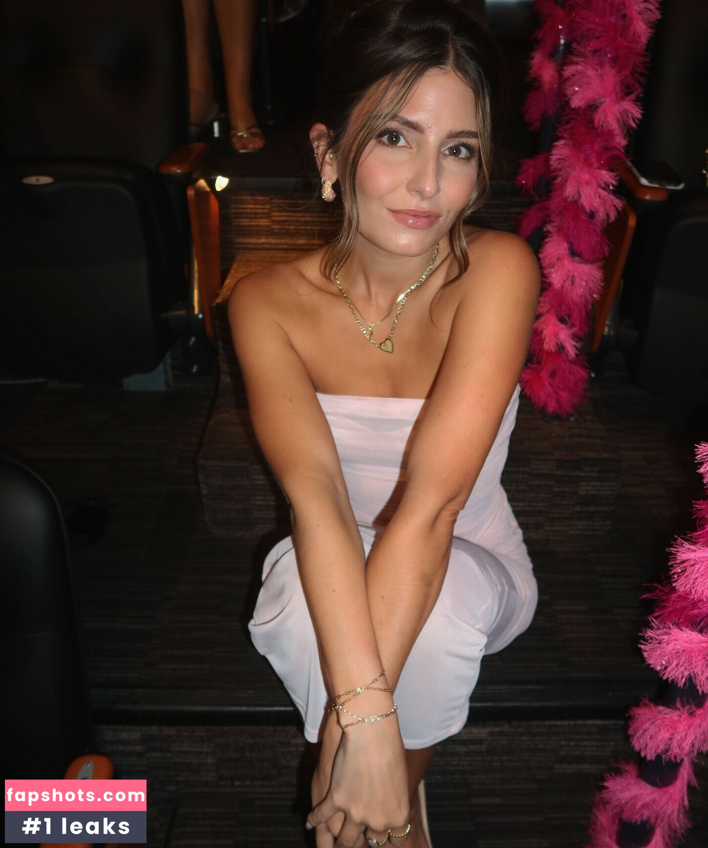 Carla Bezanson gallery photo #45