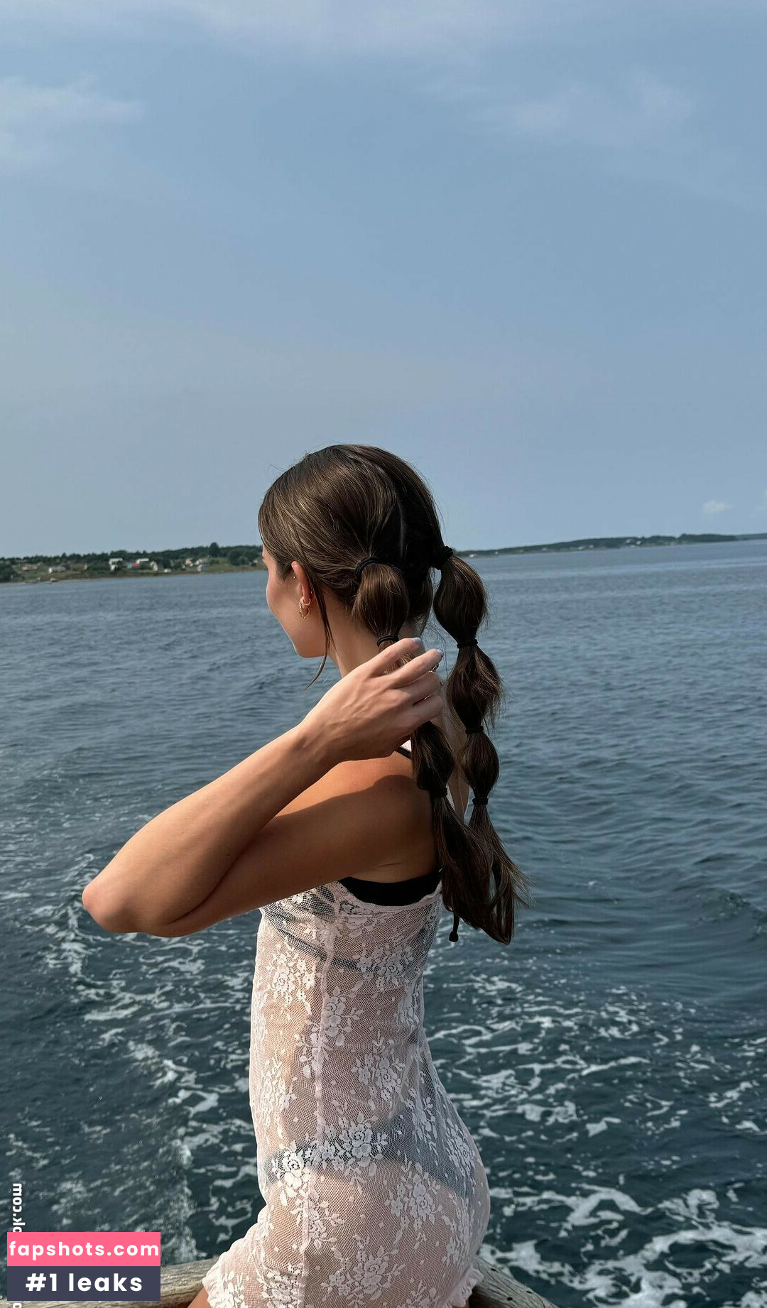 Carla Bezanson gallery photo #53