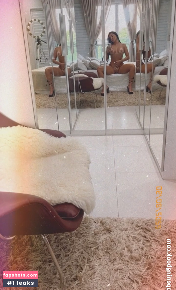 Carla Bora gallery photo #89