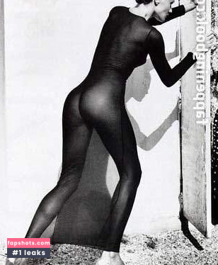 Carla Bruni Nude Leaks OnlyFans Photos #17 - LeakJerk