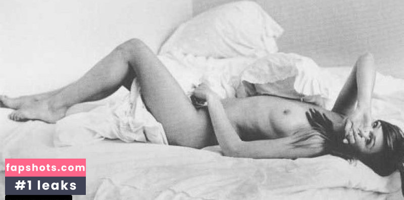 Carla Bruni Sarkozy Nude Leaks OnlyFans Photos #4 - Fapshots