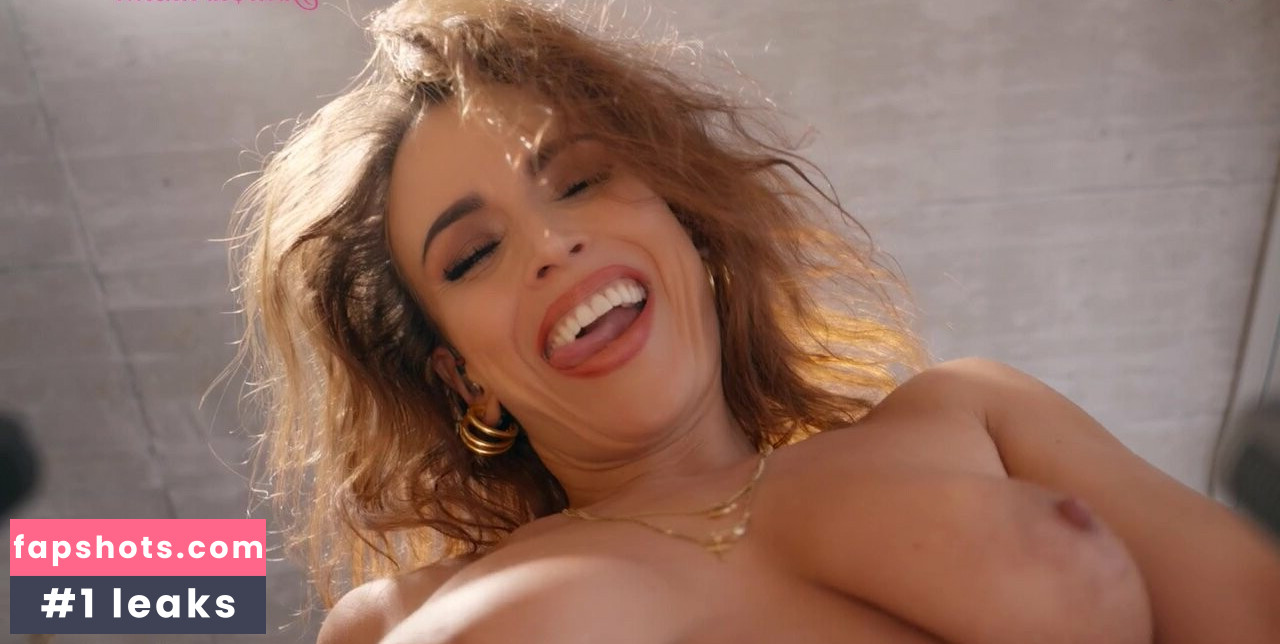 Carla Gina gallery photo #8