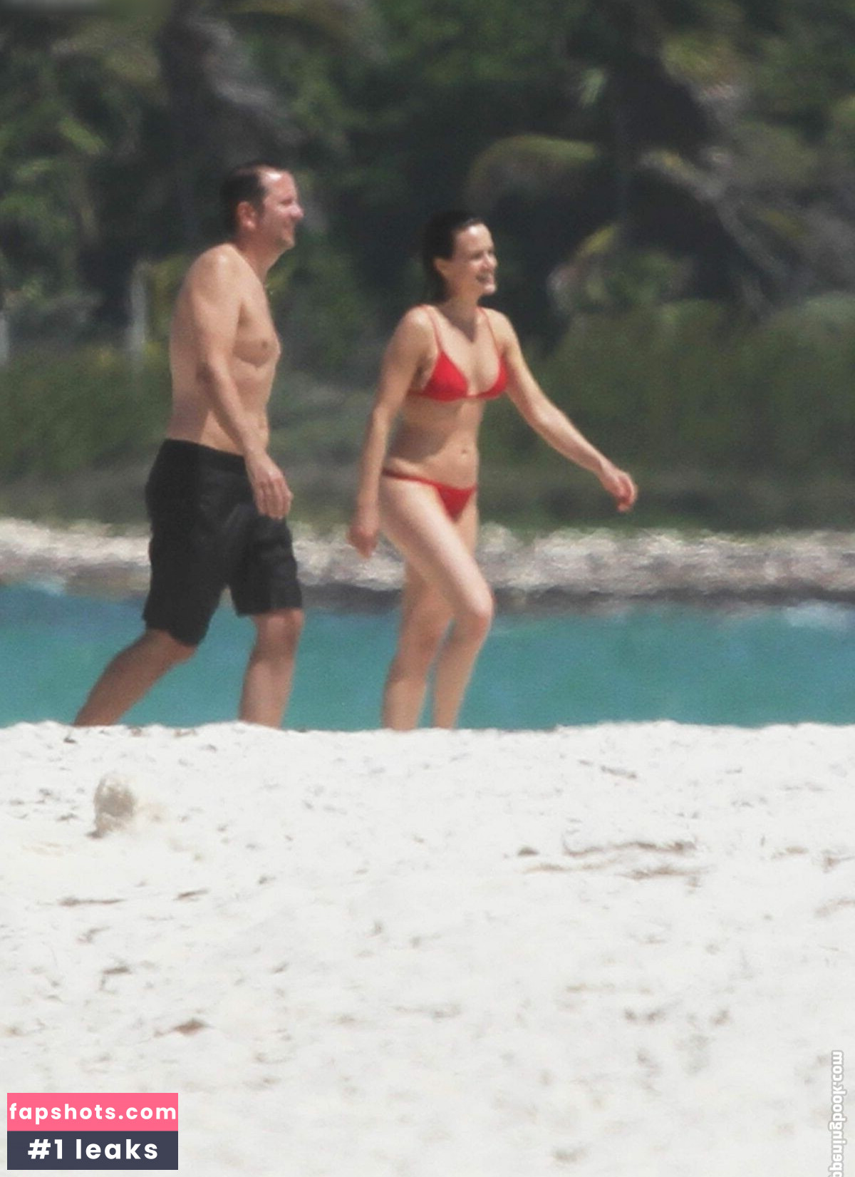 Carla Gugino nude babe gallery