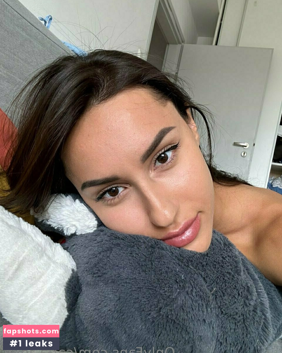 Carla Marini gallery photo #29