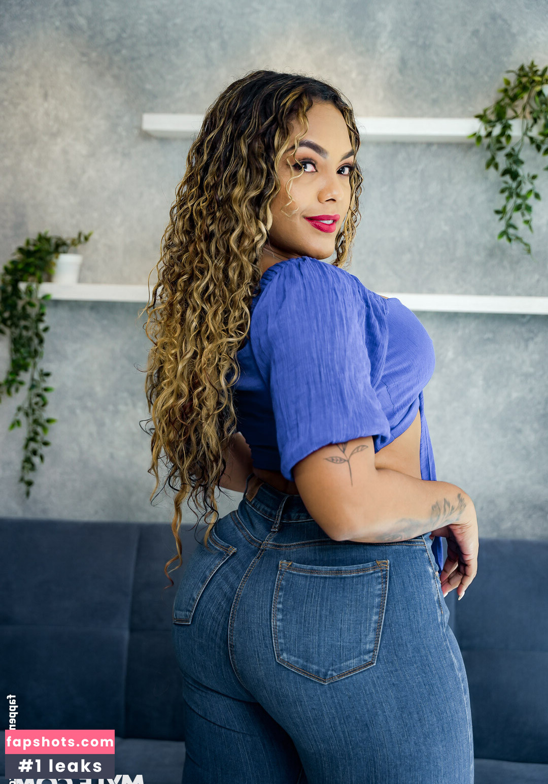 Carla Morelli gallery photo #31