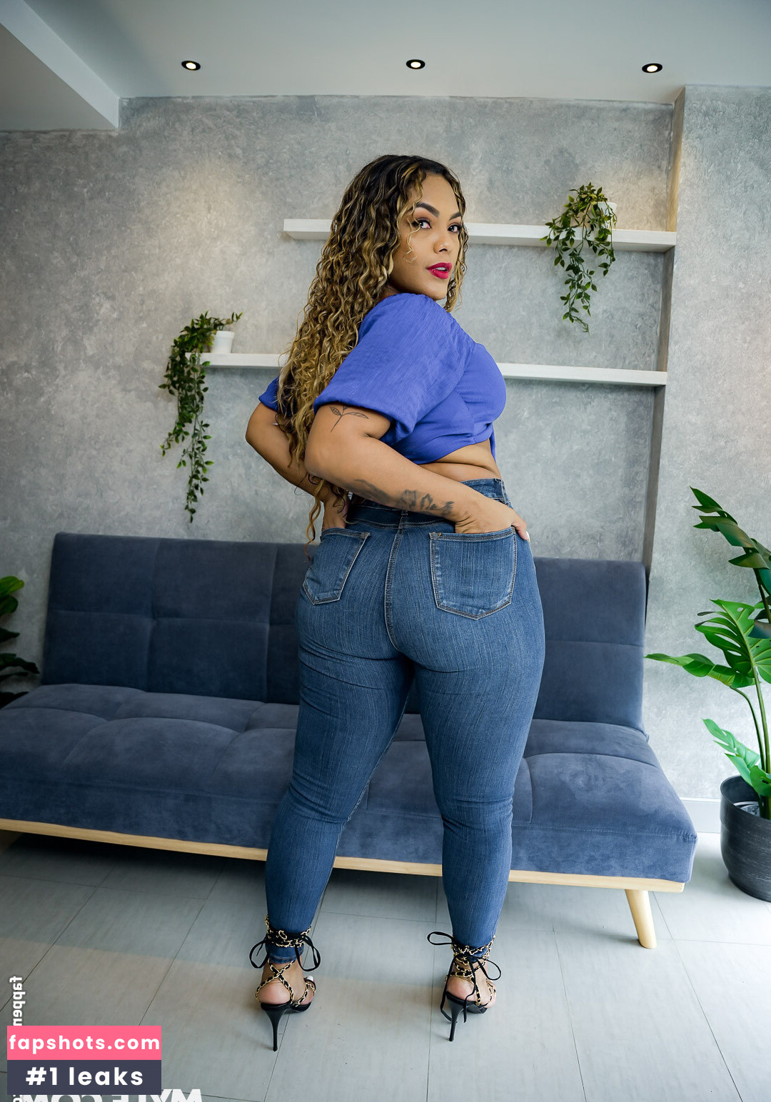 Carla Morelli gallery photo #43