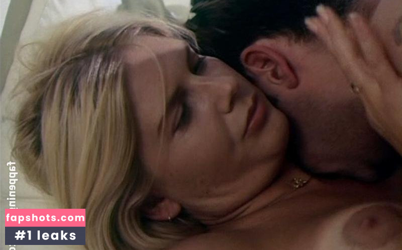 Carla Solaro gallery photo #6