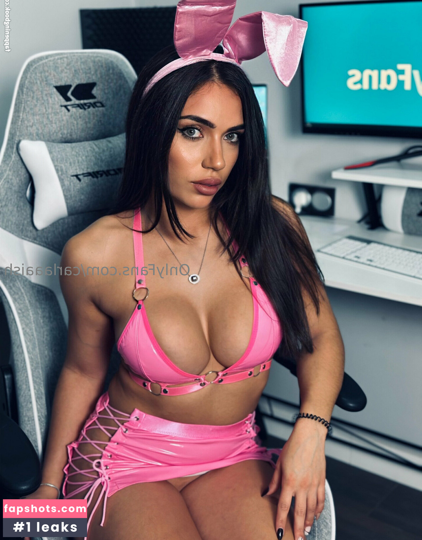 Carlaa Aish gallery photo #6